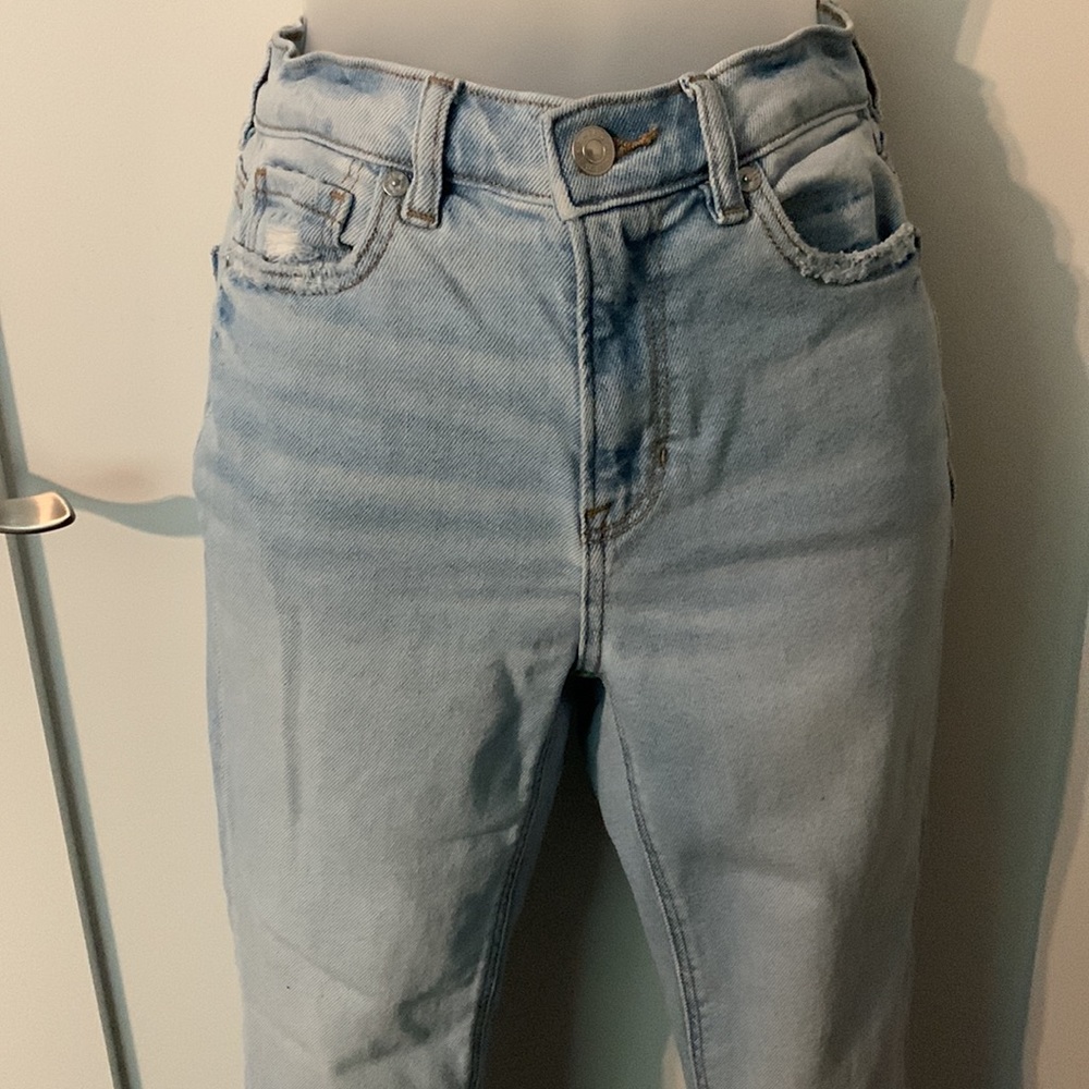 American Eagle Mom Jeans! Light Wash! Size 000XS